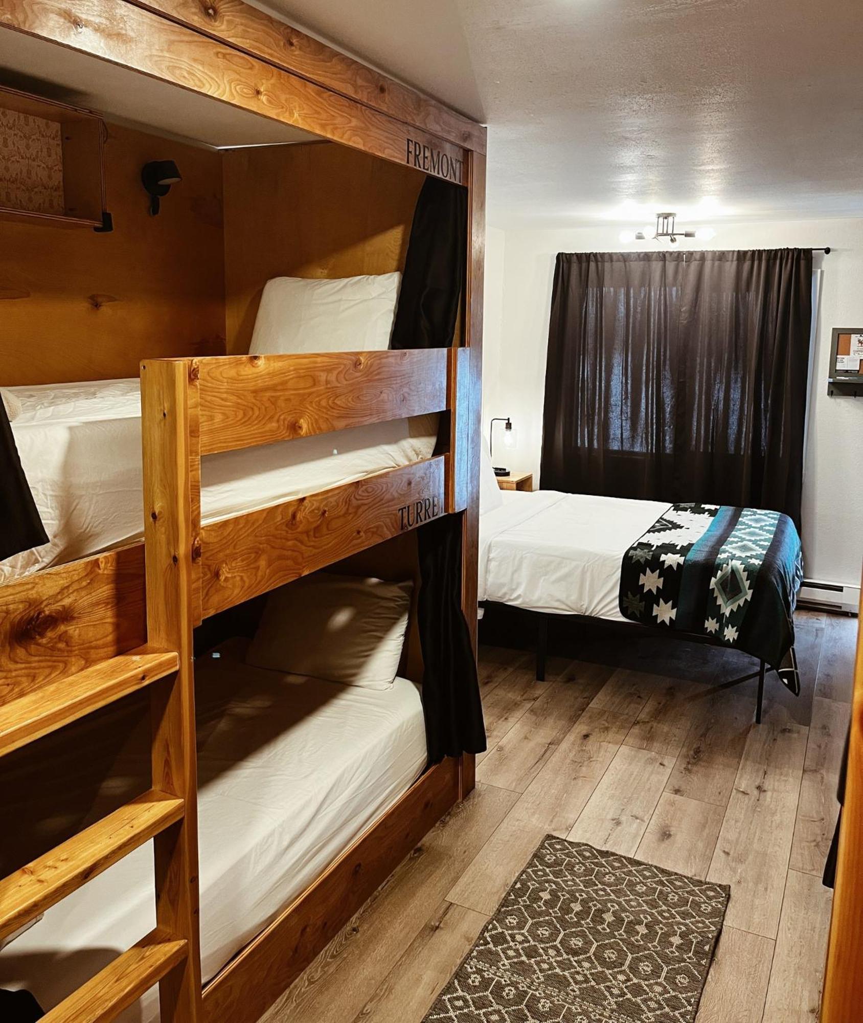 Jackalope Motor Lodge Пайндейл Екстер'єр фото